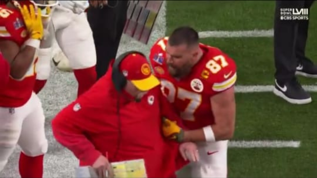 Travis Kelce pushes Andy Reid during Super Bowl 2024