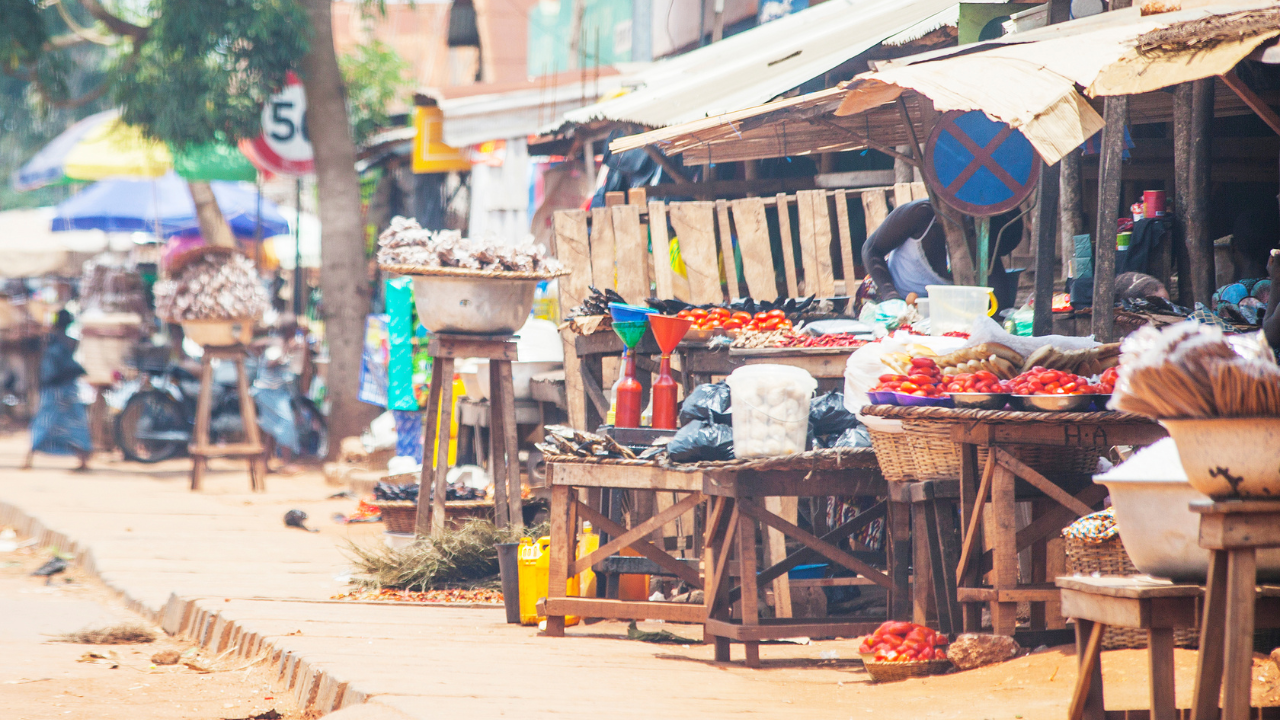 The rule states that hawkers must restrict their stalls within a third of the width of the pavement and leave the rest free for pedestrians. (Representational Image)