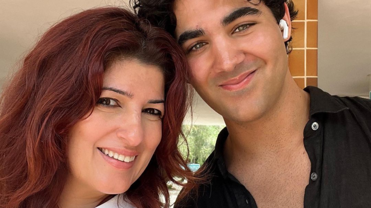 Twinkle Khanna, Son Aarav Decided To Pretend Being Strangers After Getting Admitted To Same University