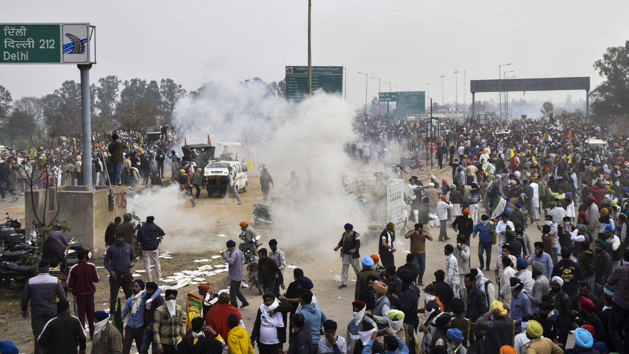 Farmers' Protest: 'Dilli Chalo' March Halted For Night; Protesters, Policemen Injured | Top Developments