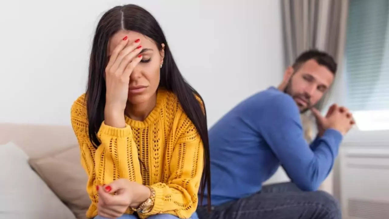 Signs Your Partner Is Playing Mind Games With You