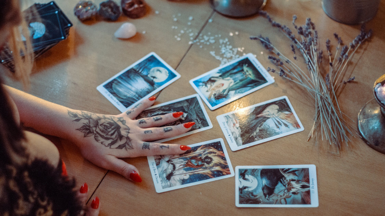 Tarot Card predictions, February 15 (Image Credit - Pexels)