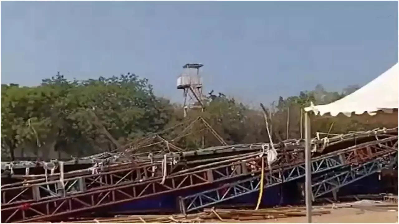 jawahar lal nehru stadium delhi pandal collapsed