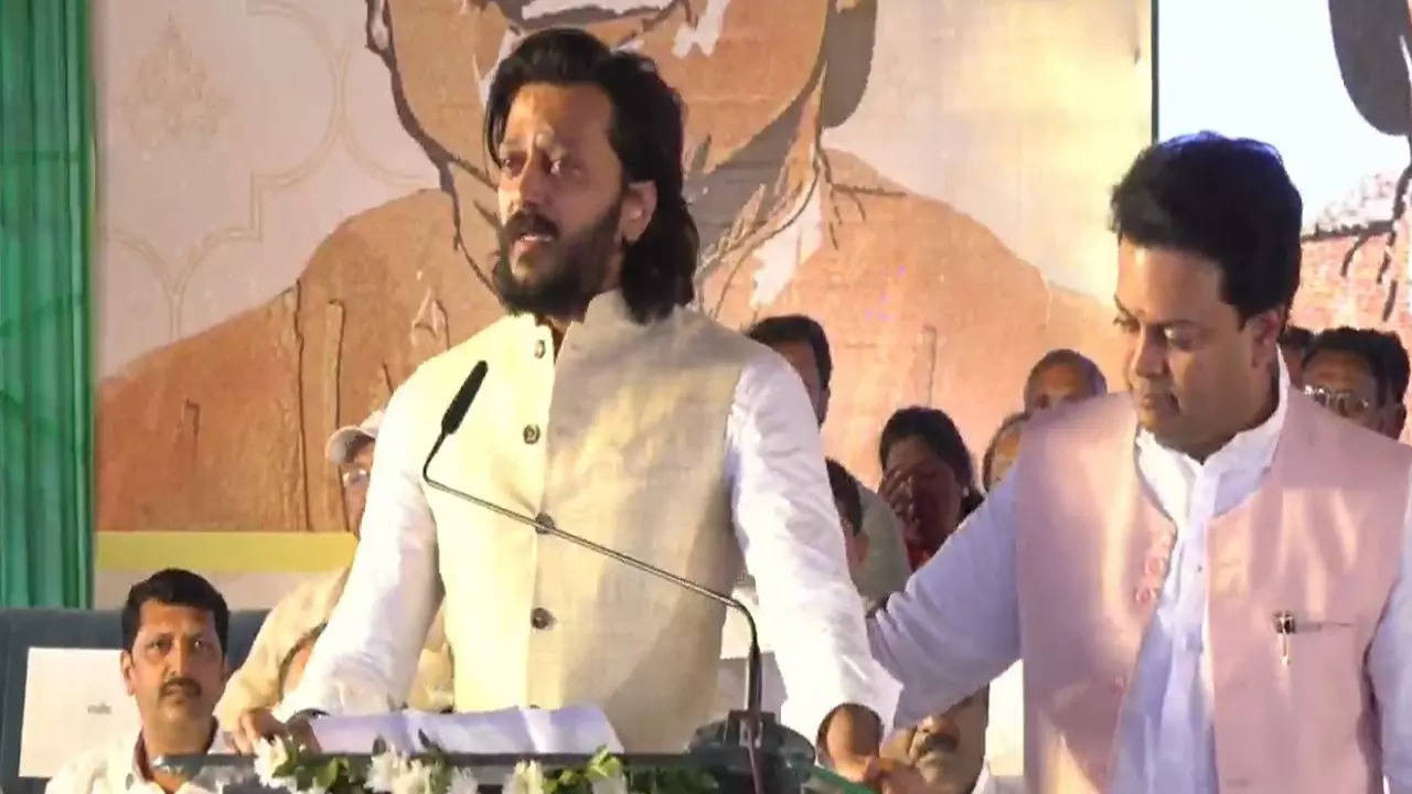 riteish deshmukh got emotional in speech crying