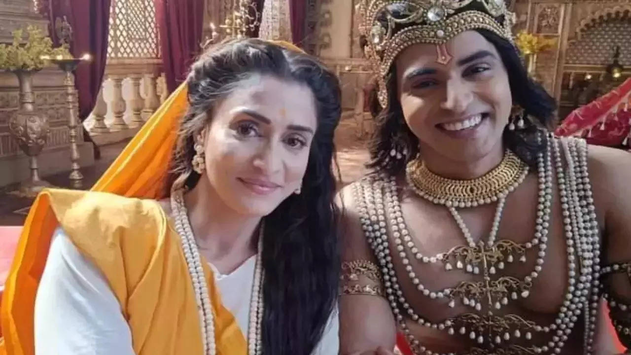 Shrimad Ramayan's Nikhilesh Rathore Lauds Onscreen Mother Shilpa Saklani: 'She Gets Me Special Treats'