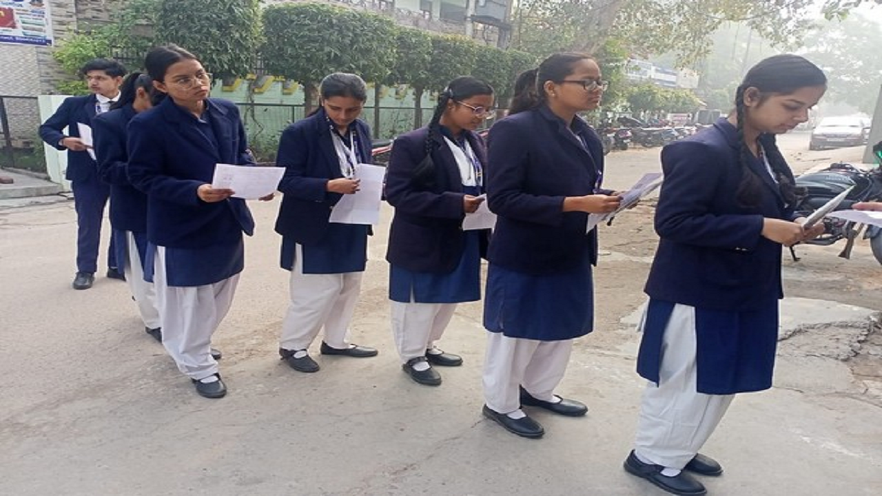 CBSE Board Exam 2024: CBSE 12th Hindi Exam Today, Check Reporting Time and Guidelines