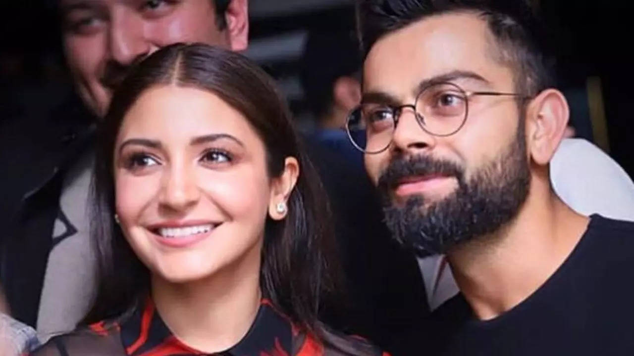 Virat and Anushka spotted going to clinic