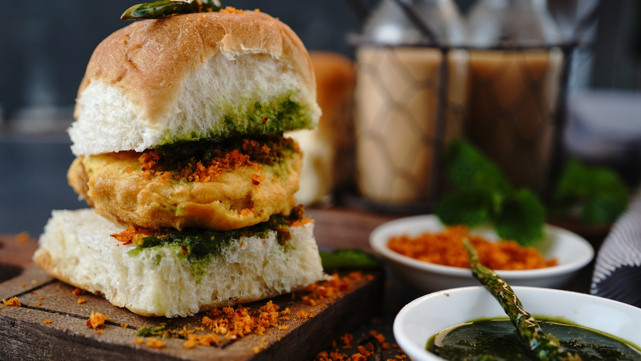 Watch| Famous Mumbai Influencer Calls Vada Pav ‘Trash’; Netizens Agree