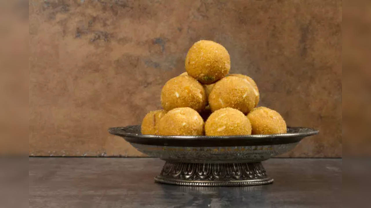 Laddu Maar Holi, its history and significance