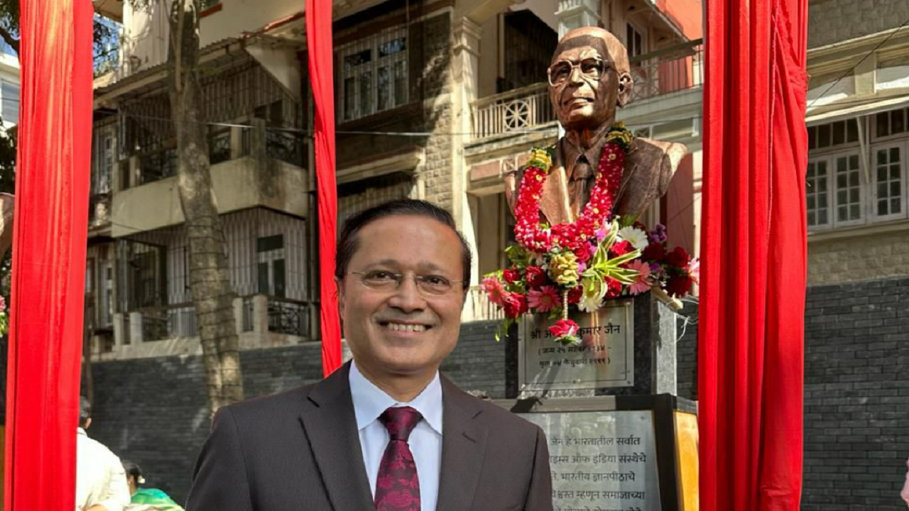 Times Group Managing Director Vineet Jain attended the ceremony in Mumbai where the bust of the late Ashok Jain, former Chairman of The Times Group, was unveiled.