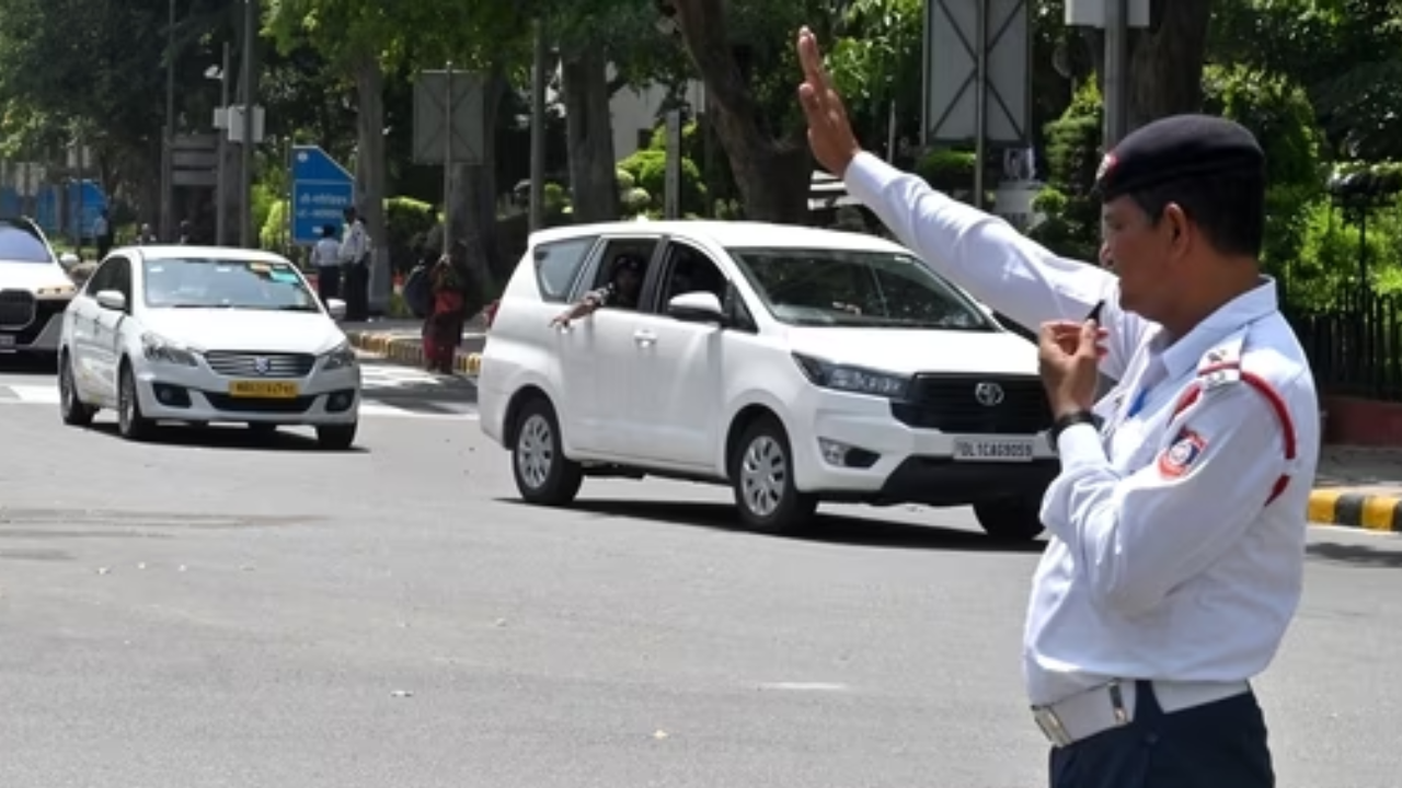 Traffic police has barred its personnel in the city from using mobile phones while on duty. (Representational Image)