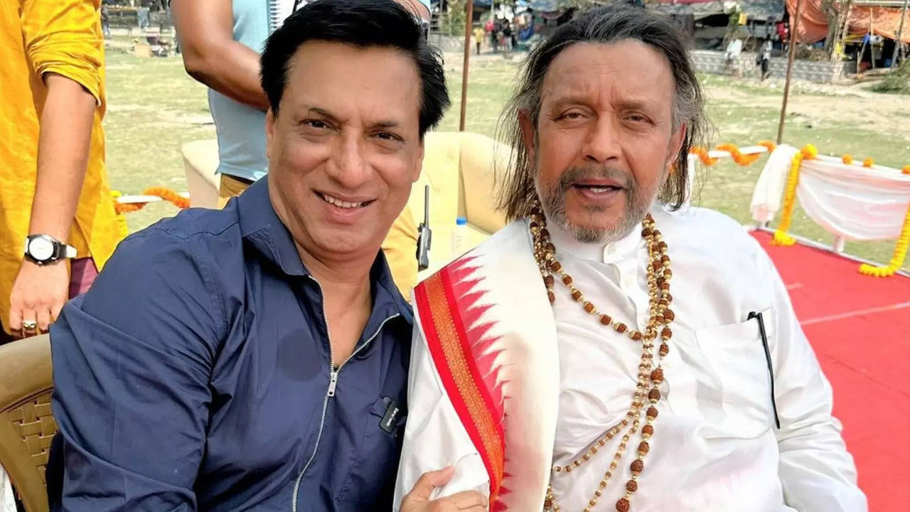 Madhur Bhandarkar-Mithun Chakraborty Viral Video From The Sets Of Shastri, Actor Appears Healthy | WATCH