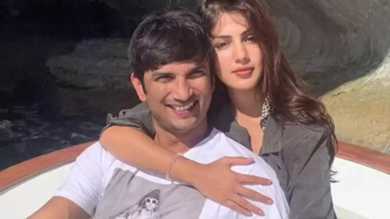 Sushant Singh Rajput Death Case: Bombay HC Quashes LOCs Issued Against Rhea Chakraborty