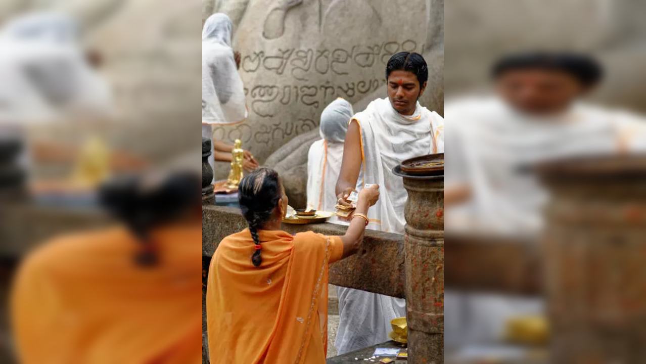 Sages and saints don't bathe in Jainism