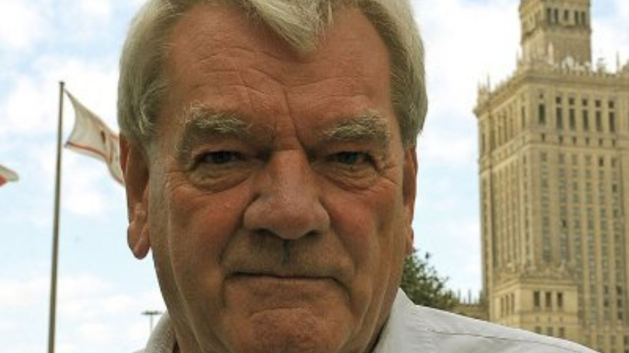 Historian David Irving is not dead, his family said