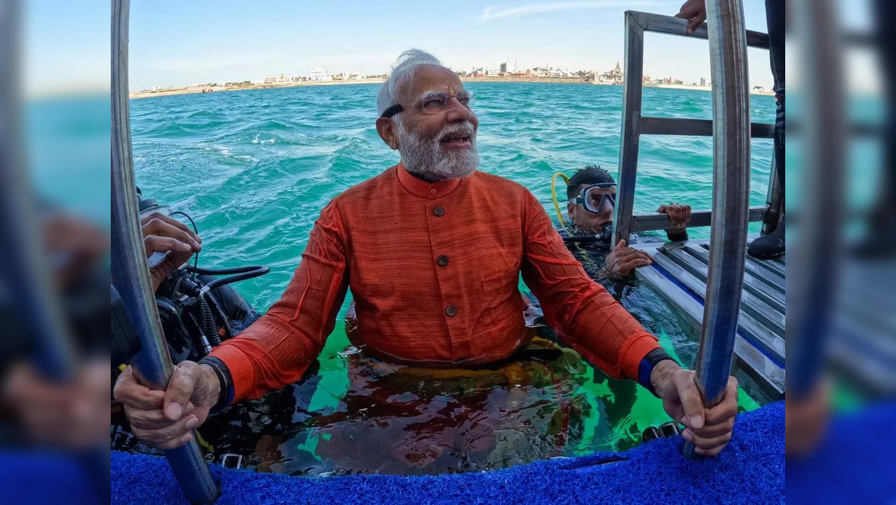 PM Modi Goes Underwater To Prays At Site Where Dwarka City Submerged