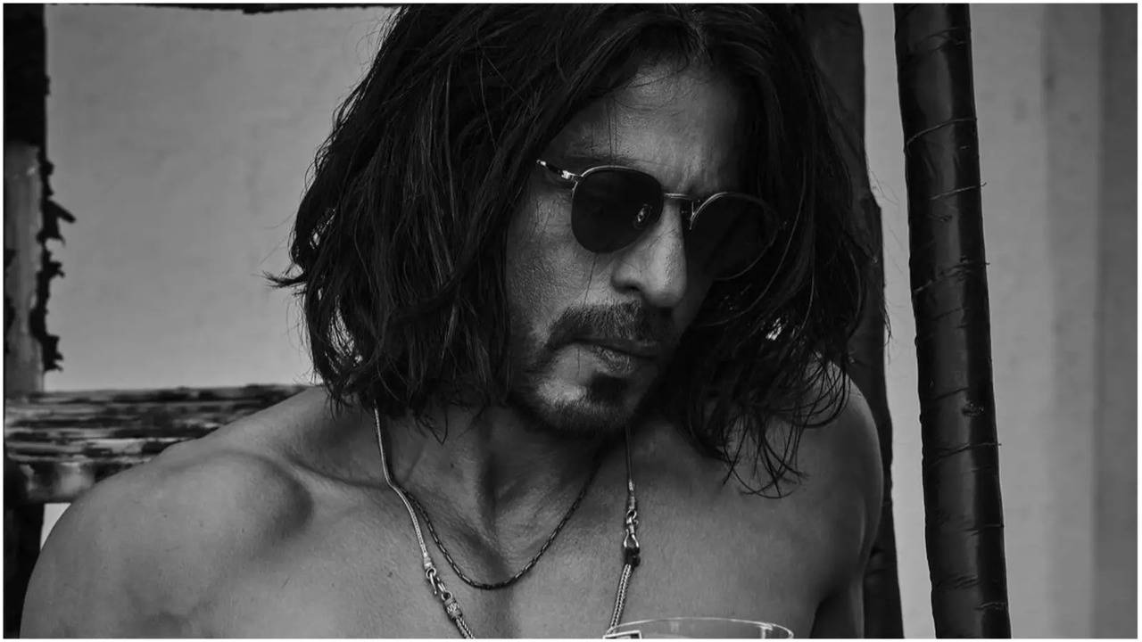 Shah Rukh Khan’s Latest Shirtless Shots Will Leave You Gasping For Breath| PIC