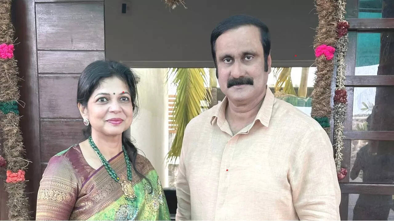 Anbumani Ramadoss's vision.. Wife Soumya is proud of National Elderly