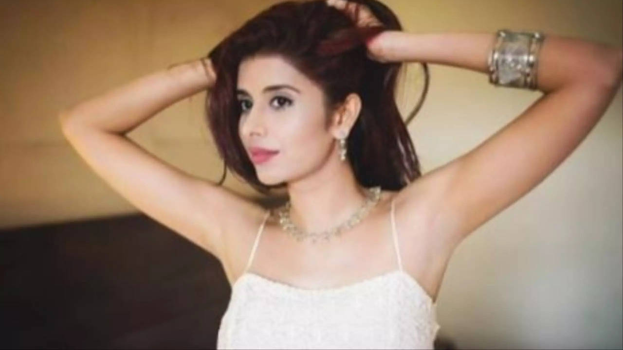 Charu Asopa To Have A Reunion With School Friends On Her Birthday - Exclusive