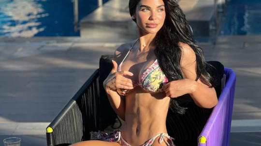 Just Stephany Gonzales Casually Shelling Out Gym Motivation