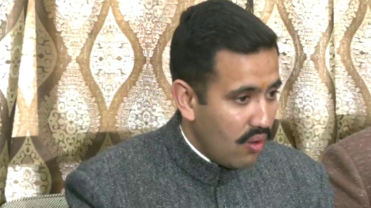 Vikramaditya Singh Fires Outsider Jibe At Himachal Cm Resigns From His Post India News 3384