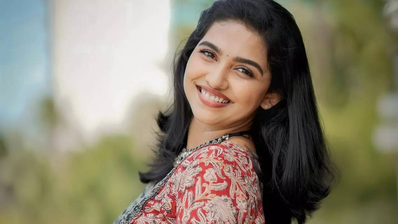 In a talk show, Mamitha Baiju spoke about working with director Bala on the film Vanangaan. During the conversation she revealed that the director would pat her and scold her on the