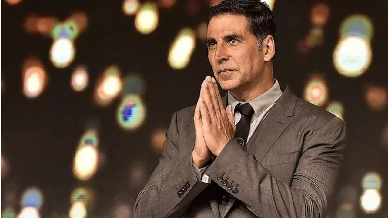 Akshay Kumar Performs Puja, Donates Rs 1 Crore To Vanvasi Kalyan Parishad Hostel