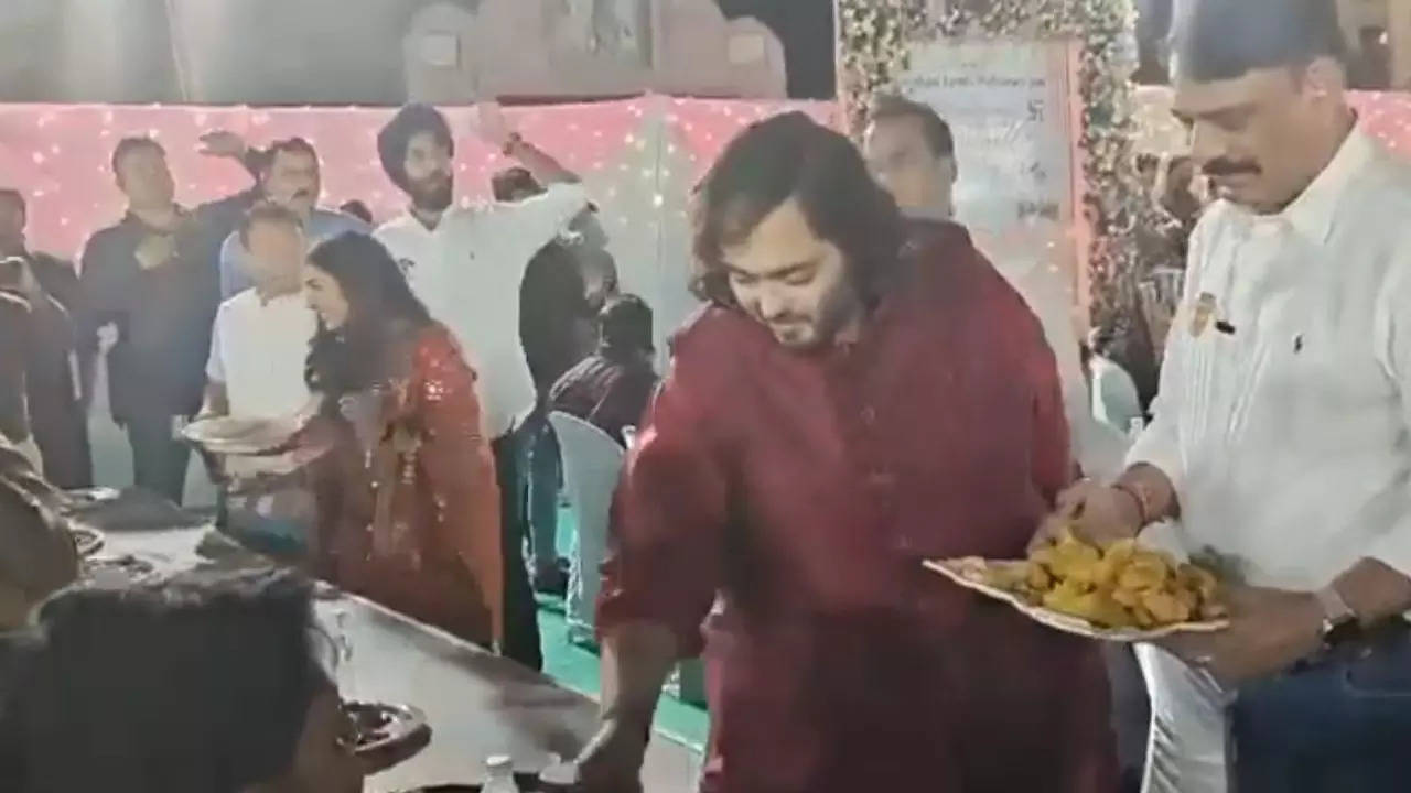 Anant Ambani anna seva