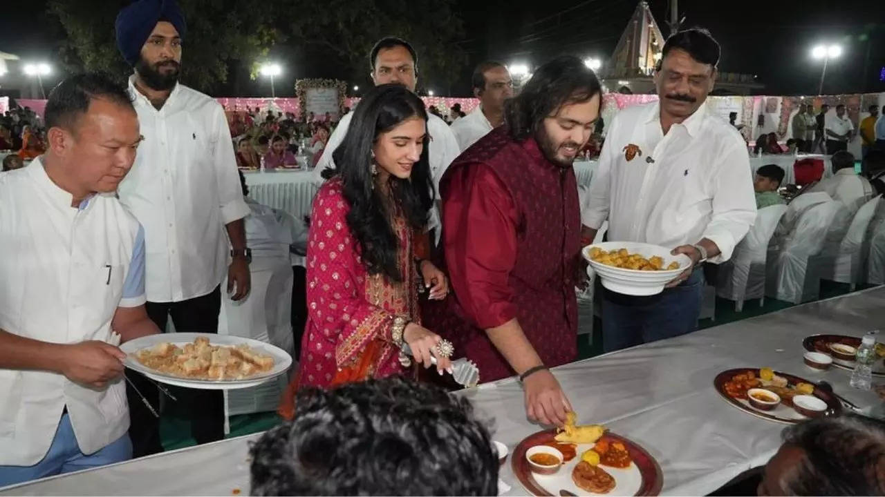 Anant and Radhika at the Anna Seva in Jamnagar. Credit: Instagram