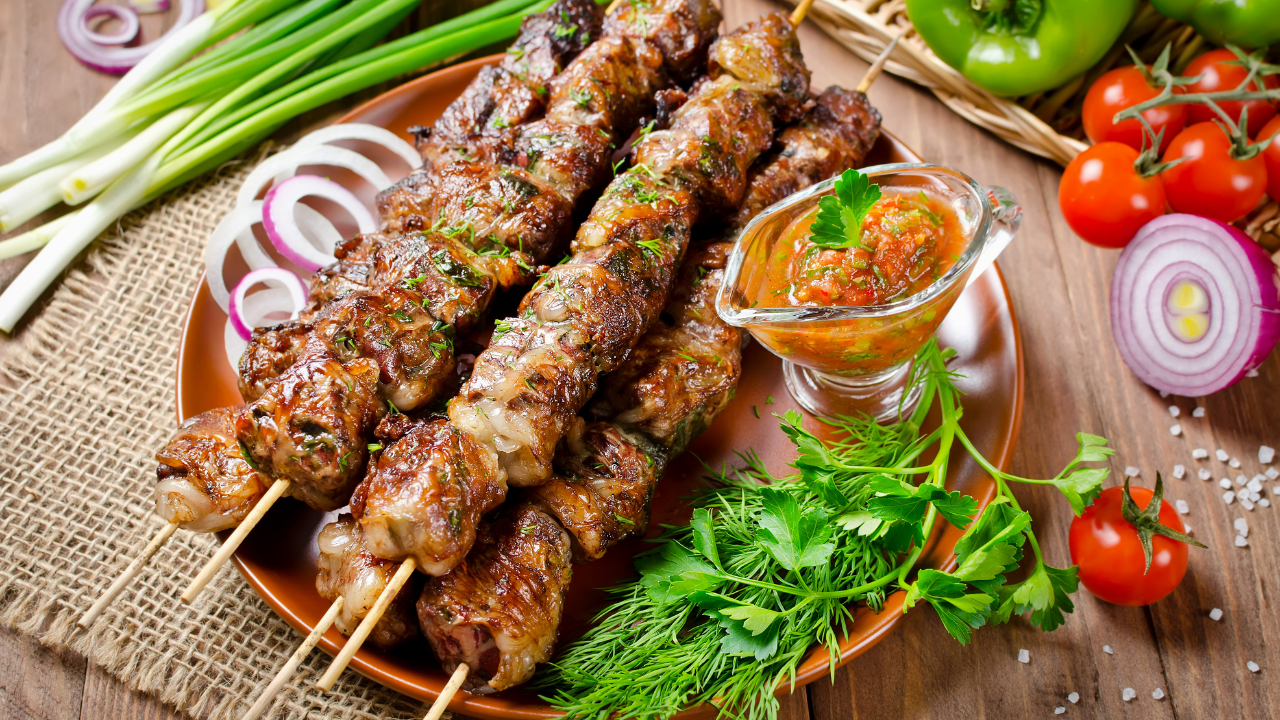 Best kebab places to have in Mumbai during Ramzan. Pic Credit: Canva