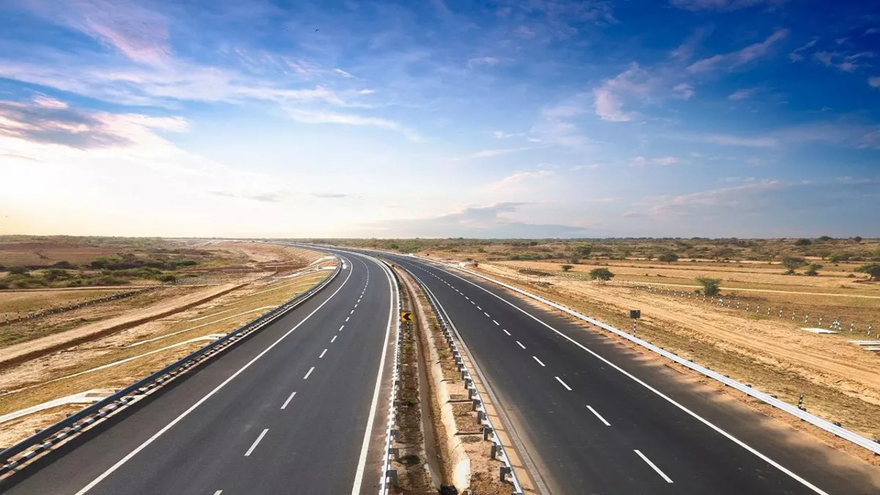 In July, with the inauguration of the Bundelkhand expressway, Uttar Pradesh got its sixth operational expressway.