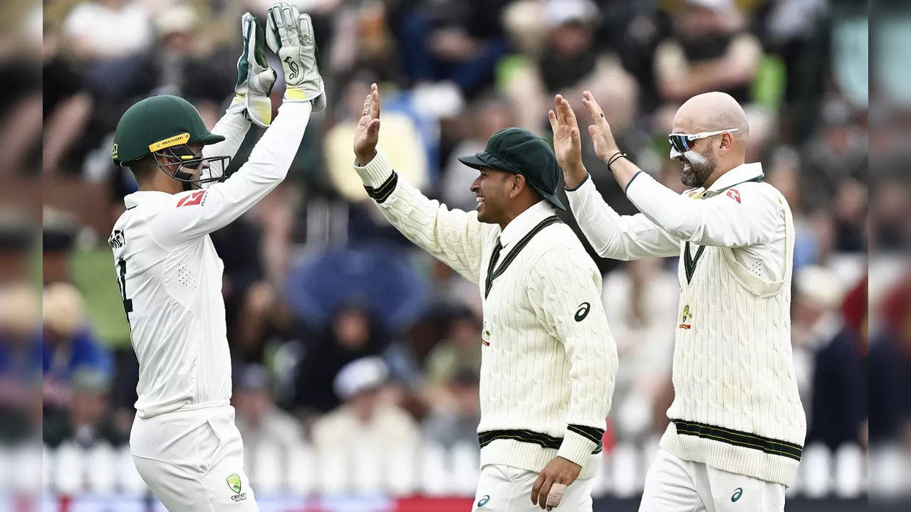 Australia beat New Zealand by 172 runs in 1st Test