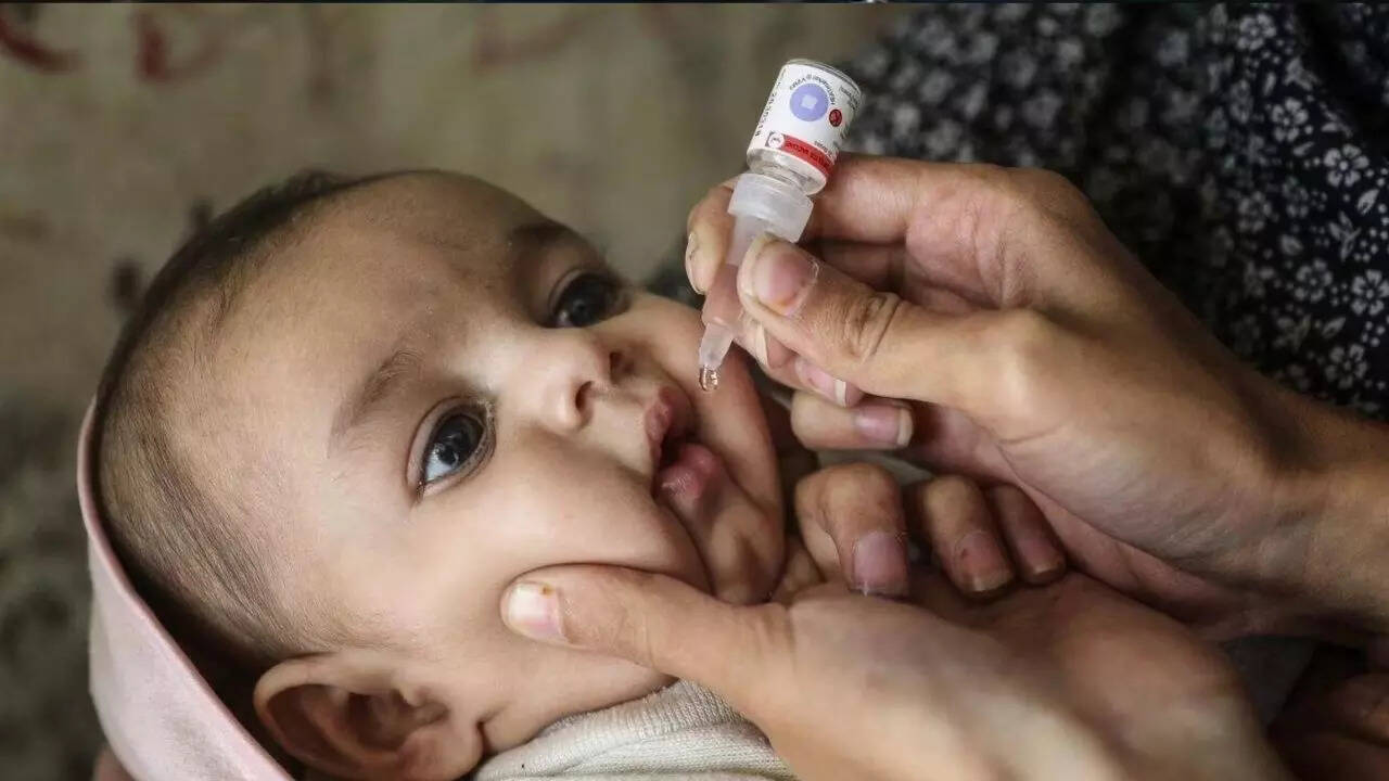  மறக்காதீங்க.. உங்க குட்டீஸ்களுக்கு போலியோ சொட்டு மருந்து இன்று கொடுத்திடுங்க..!! 