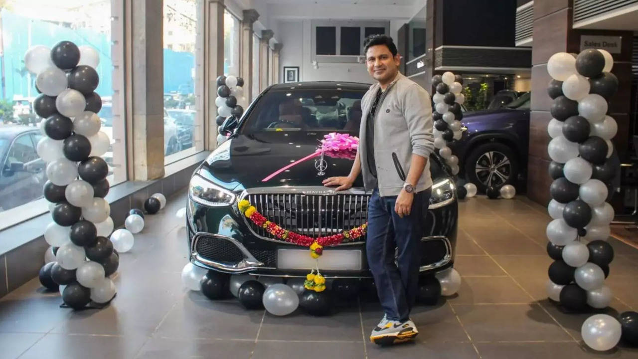 Manoj Muntashir Mercedes Times Drive