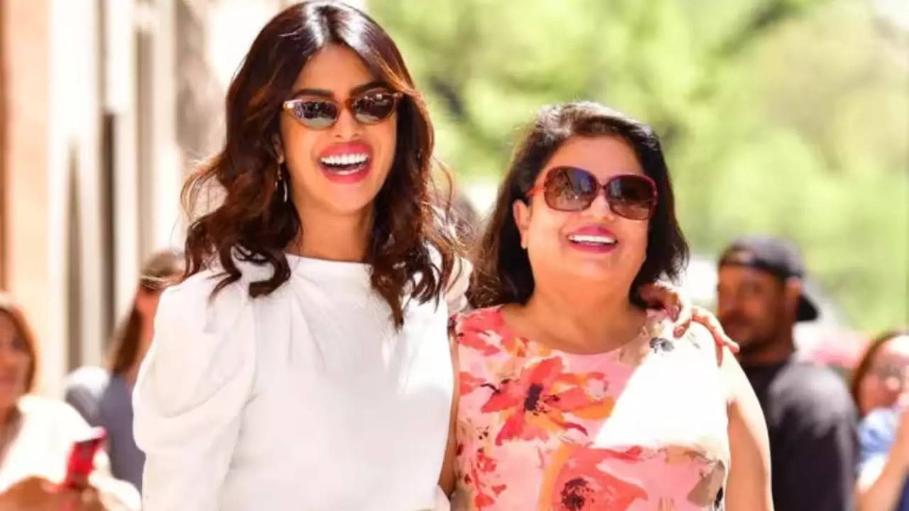 Mom Madhu Chopra Misses Daughter Priyanka At Anant-Radhika Pre-Wedding