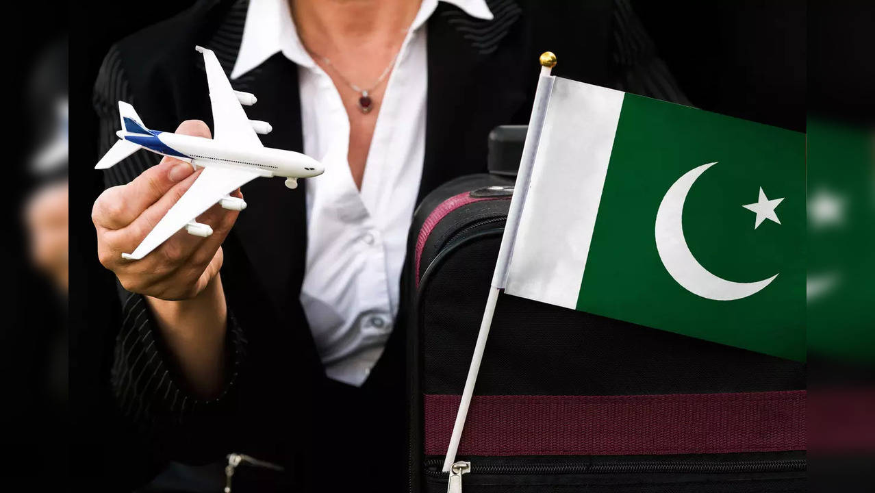 Why Pakistani Flight Attendants Are Disappearing Without A Trace In Canada?