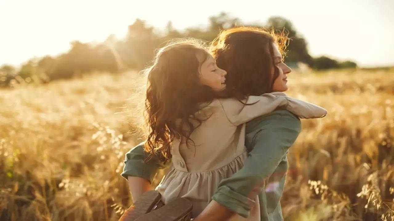 Mother & Daughter (Photo: Freepik)