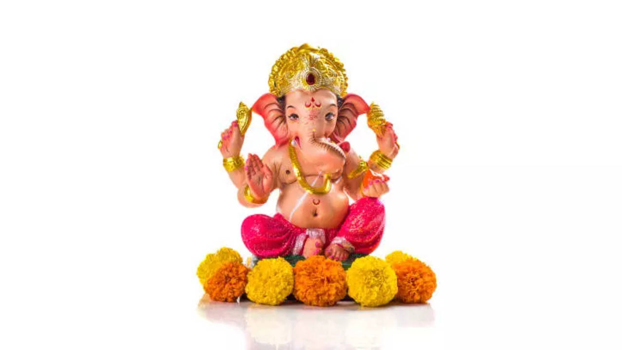 What is the significance of Ganesha with trunk on right side, left side and  centre? - Quora