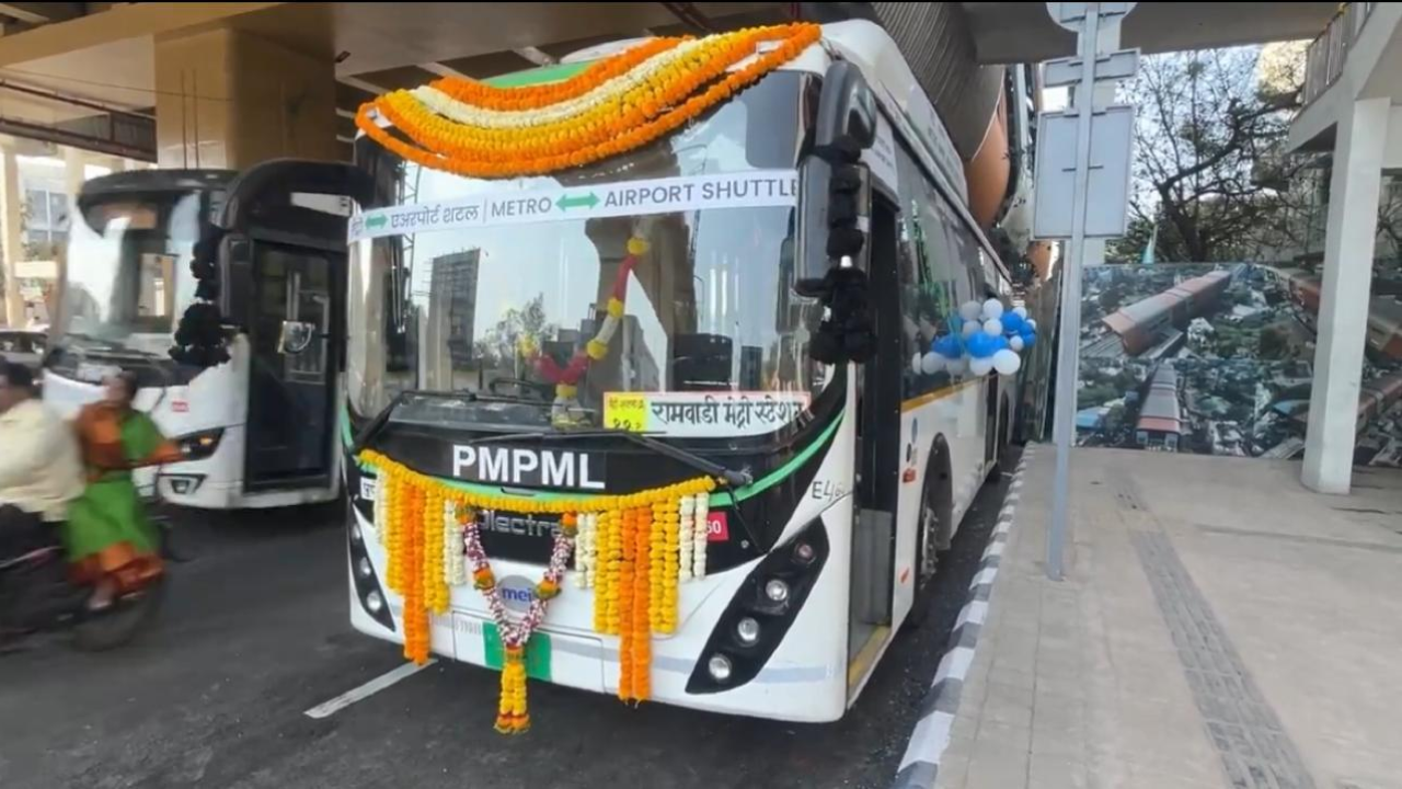 Pune Feeder Bus