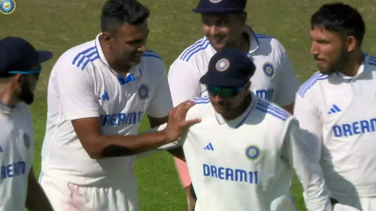 Kuldeep Yadav Hands Match Ball To R Ashwin On His 100th Test; What Happens Next Will Melt Your Heart | WATCH