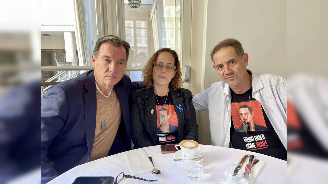 Glen Cove Representative Tom Suozzi and Parents Of Omer Neutra