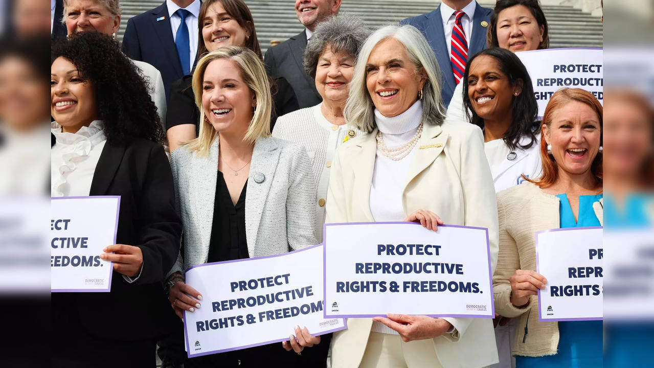 Amanda Zurawski, second from the left