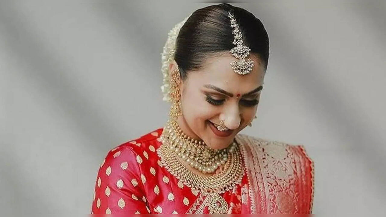  பனாரஸ் பட்டு கட்டி.. விஜய குமாரின் மகள் ப்ரீத்தா ஹரியின் பியூட்டிஃபுல் ஃபோட்டோஸ் 