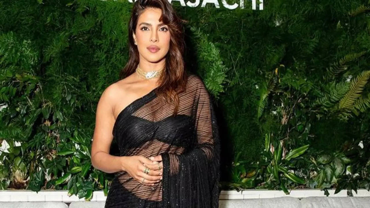 Priyanka Chopra in Abu Jani Sandeep Khosla's Off White Saree – Lady India