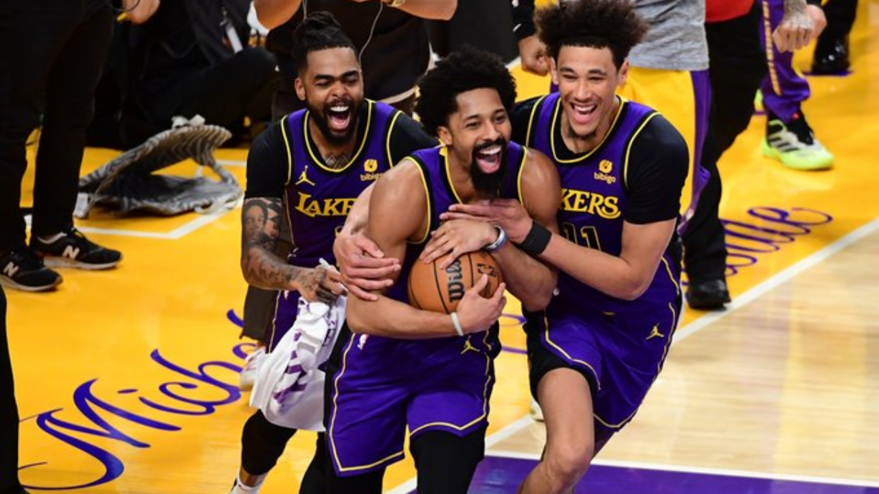 The LA Lakers celebrating their win over the Bucks 