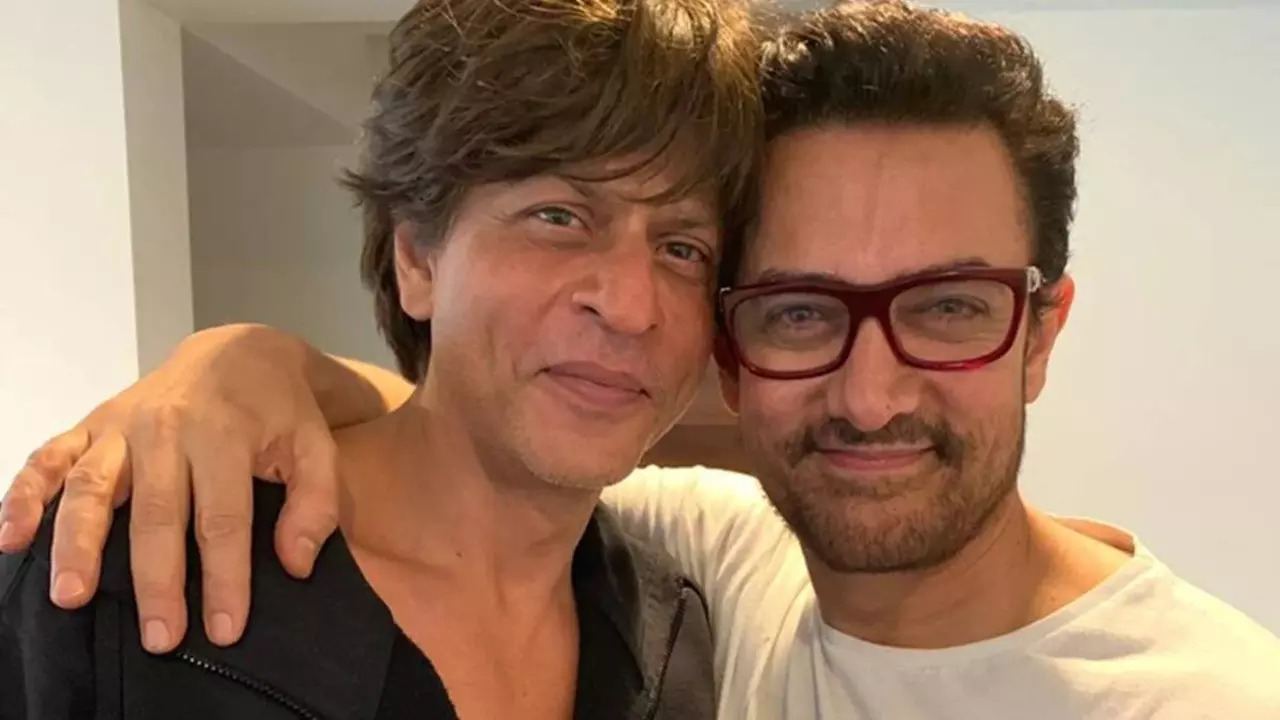 Aamir Khan Responds To Fan’s Suggestion On Making Films Like Pathaan: Shah Rukh Khan Bana Raha Hai Na