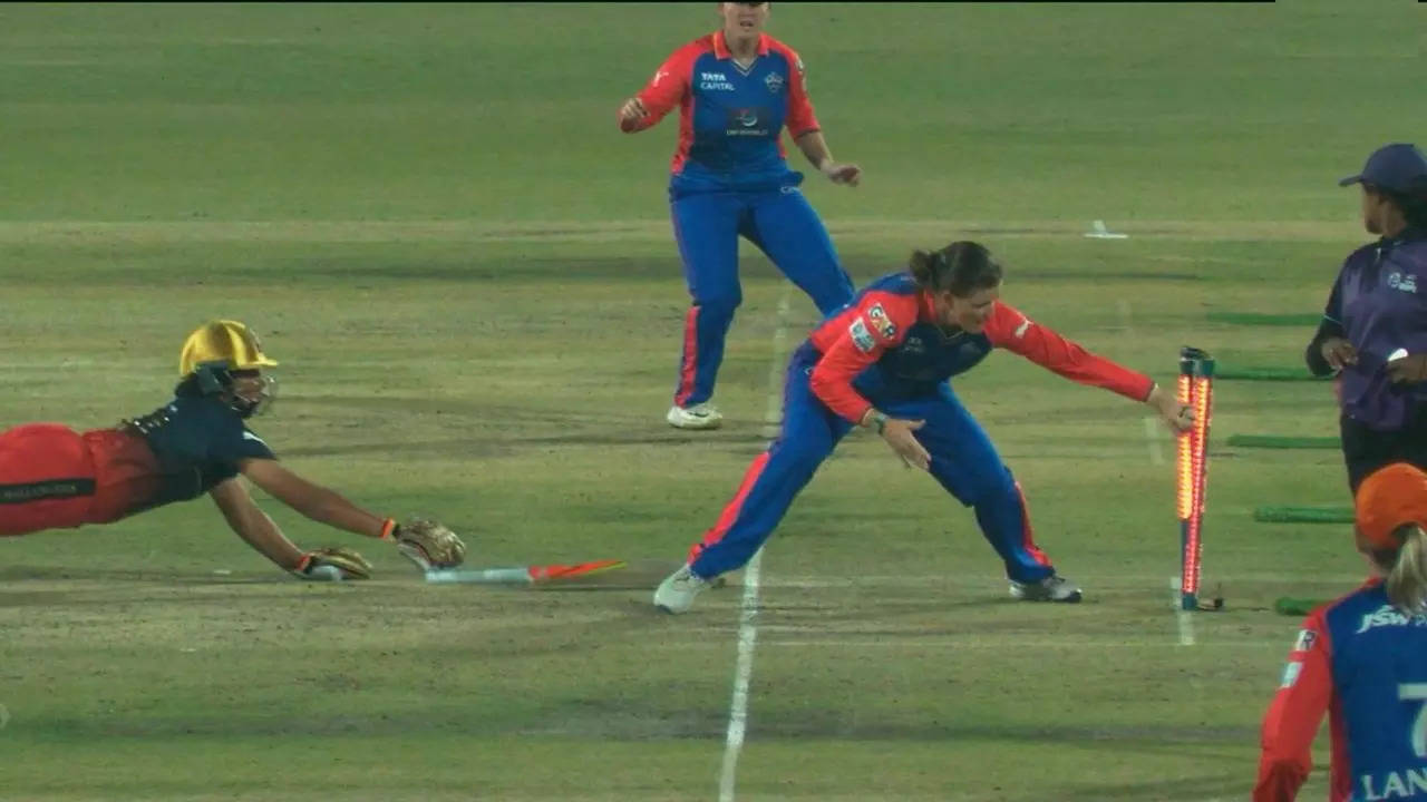 Richa Ghosh was run out off the last ball during Delhi Capitals vs Royal Challengers Bangalore clash on Sunday.