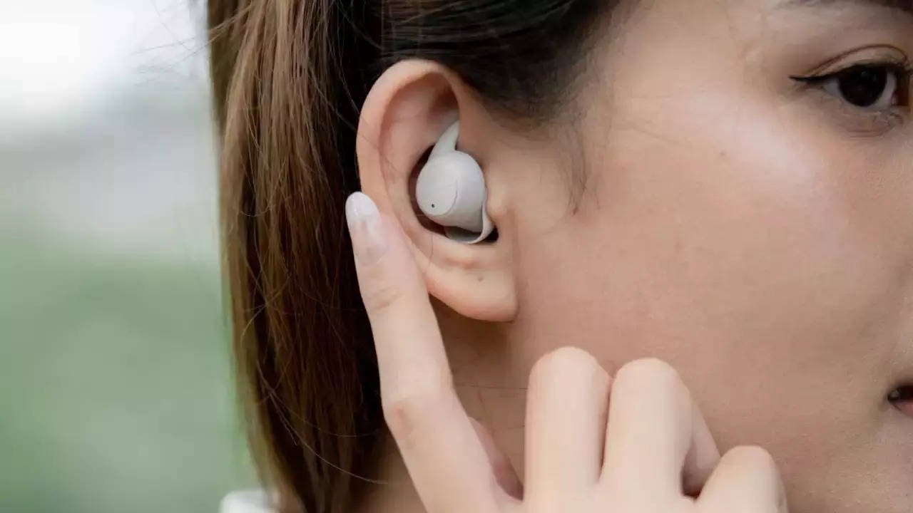 how to avoid ear pain after using earbuds.