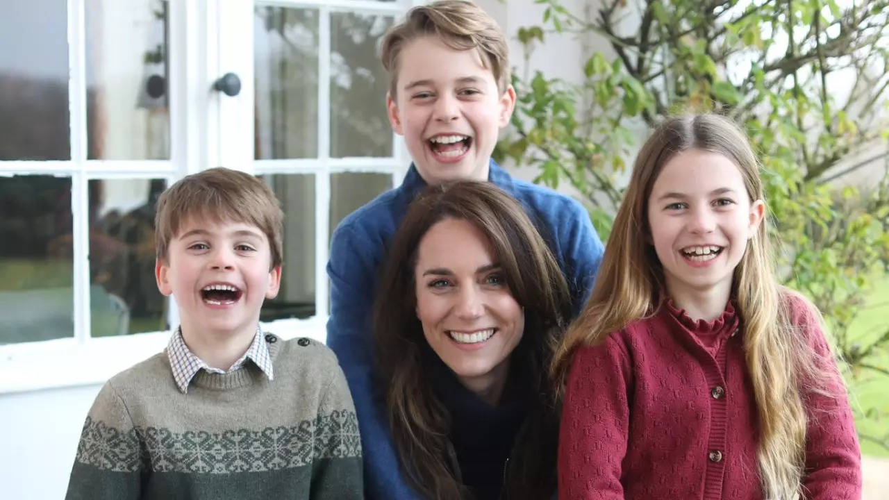 Kate Middleton pictured with her kids for her first official post-surgery update.| Courtesy: @KensingtonRoyal/X