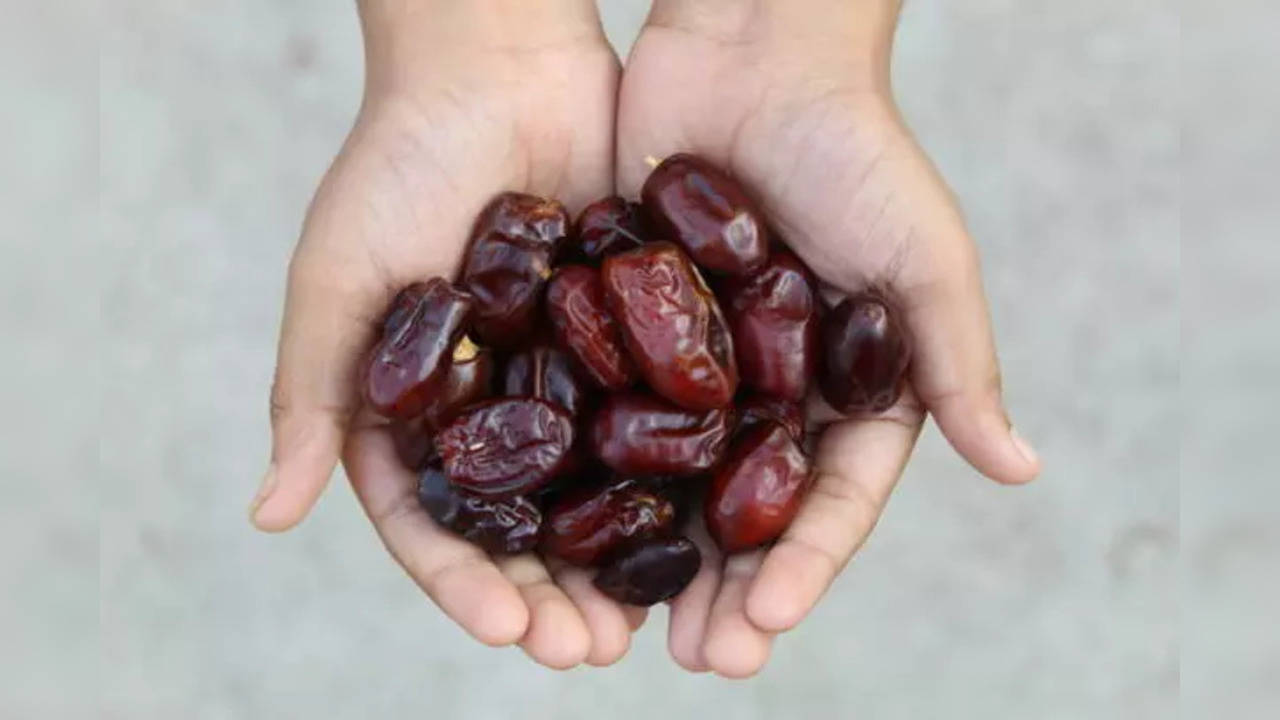 Why is Ramadan fast broken with dates?